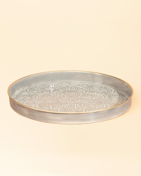 Durable Metal Serving Tray - Modern Minimalist Design for Elegant Hosting