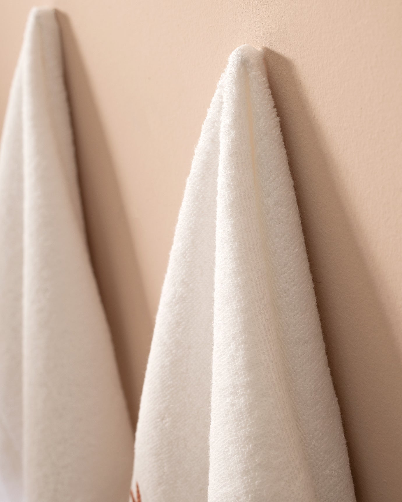 Premium 100% Cotton 2-Piece Hand Towel Set - Ethe Embroidered Design