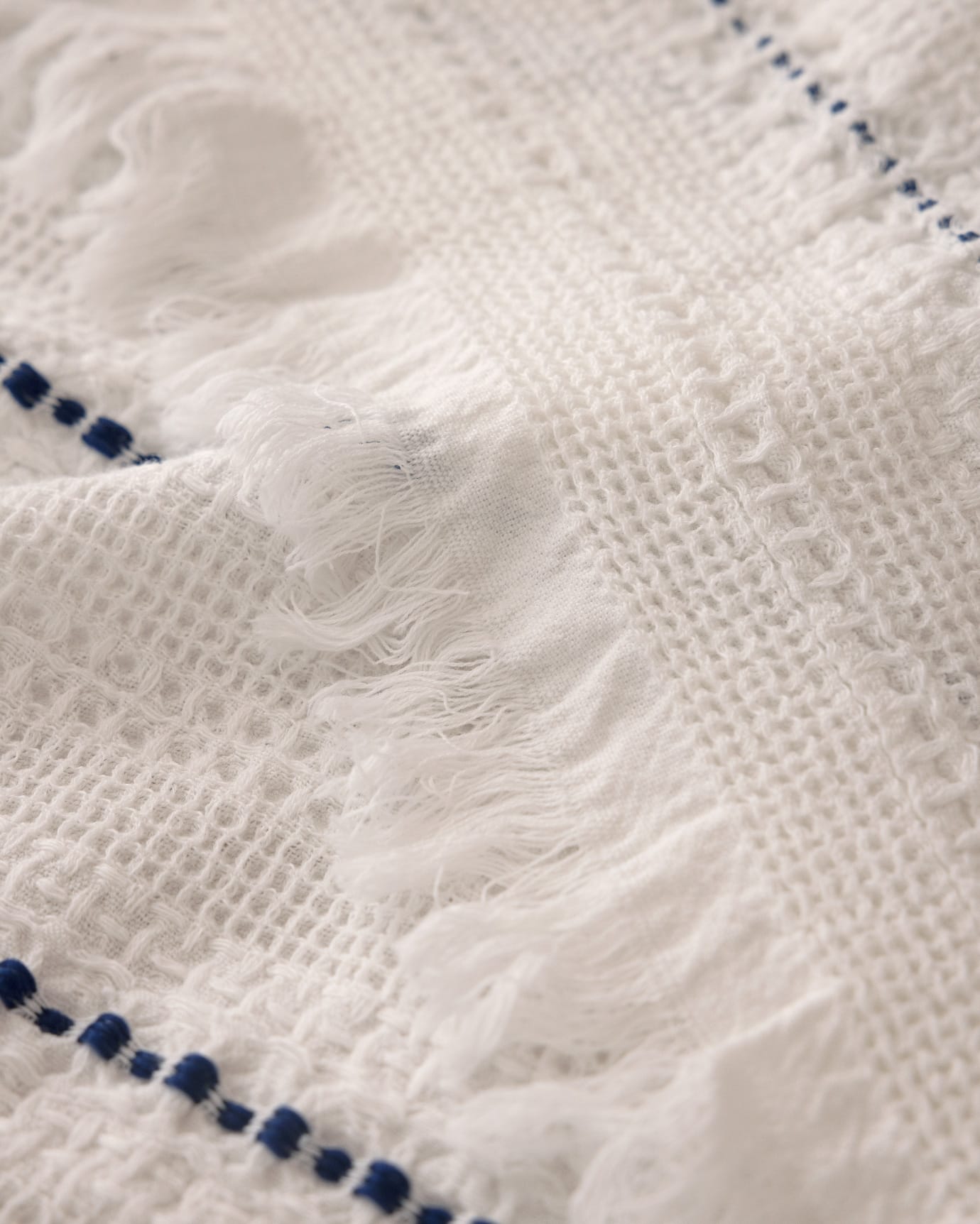 Cotton Blend Double Bedspread - Classic Envelope Design
