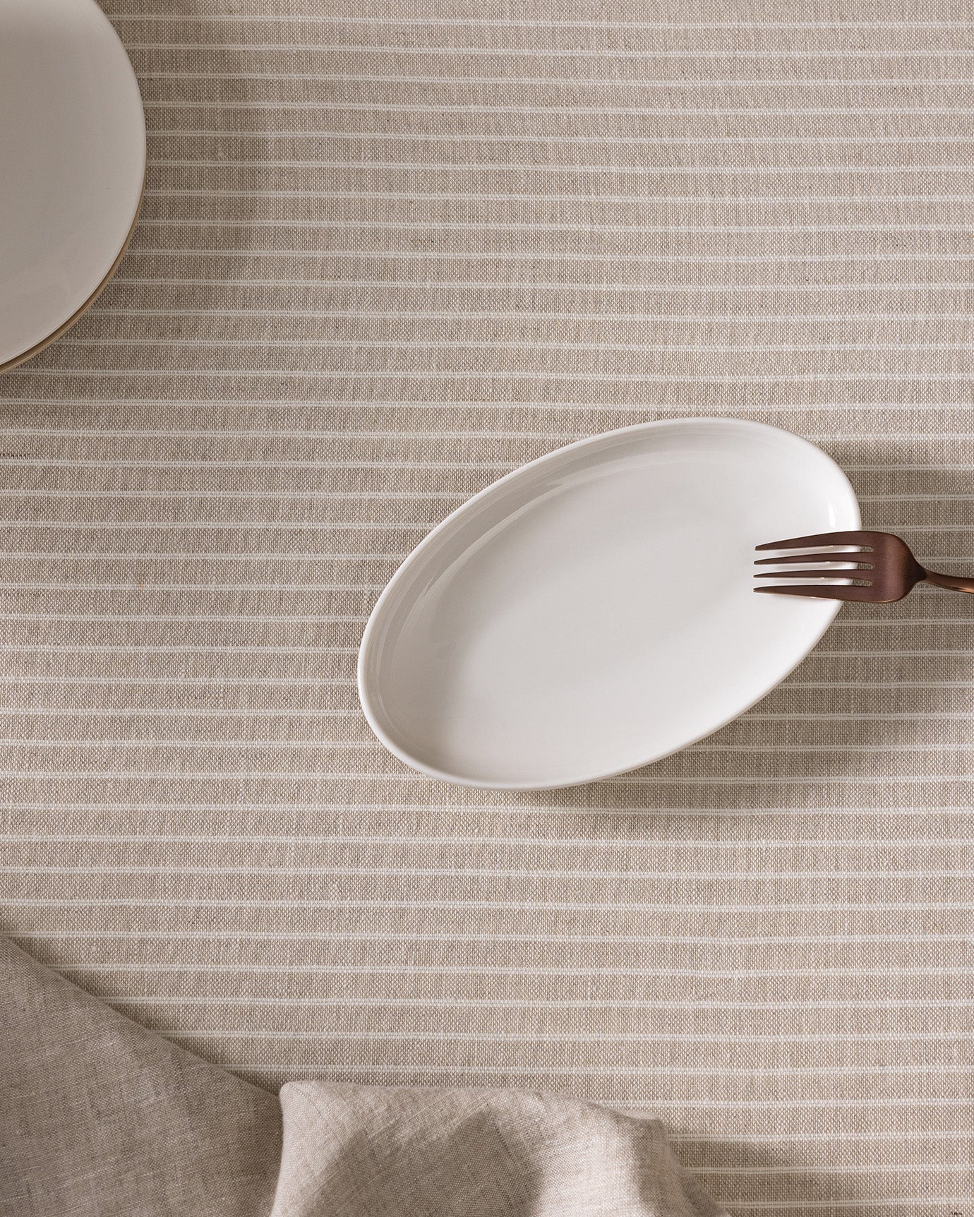 New Bone Oval Plate - Refined Aurea Design