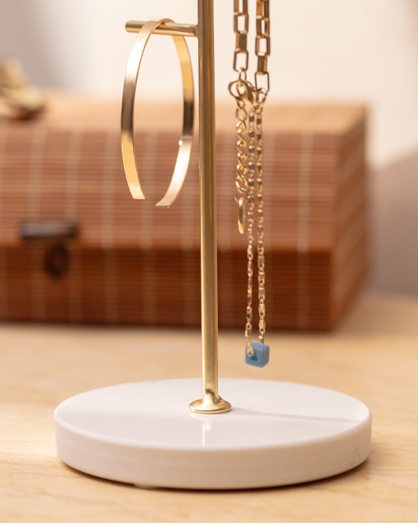 Metal & Wood Jewelry Stand - Elegant Littera Minimalist Design