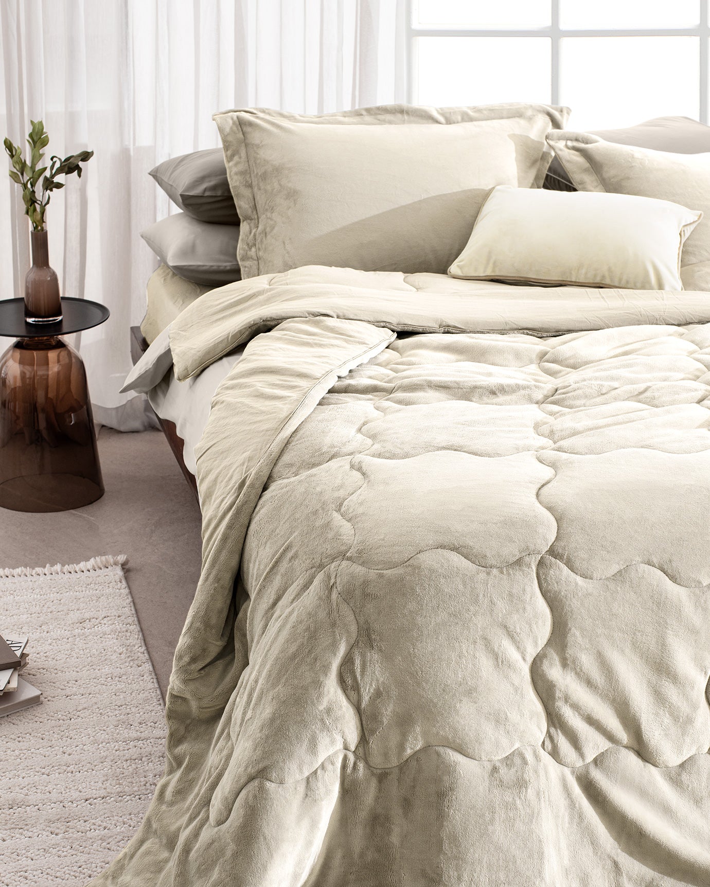 Kaira King Size Bedding Set - Luxurious Comfort & Style