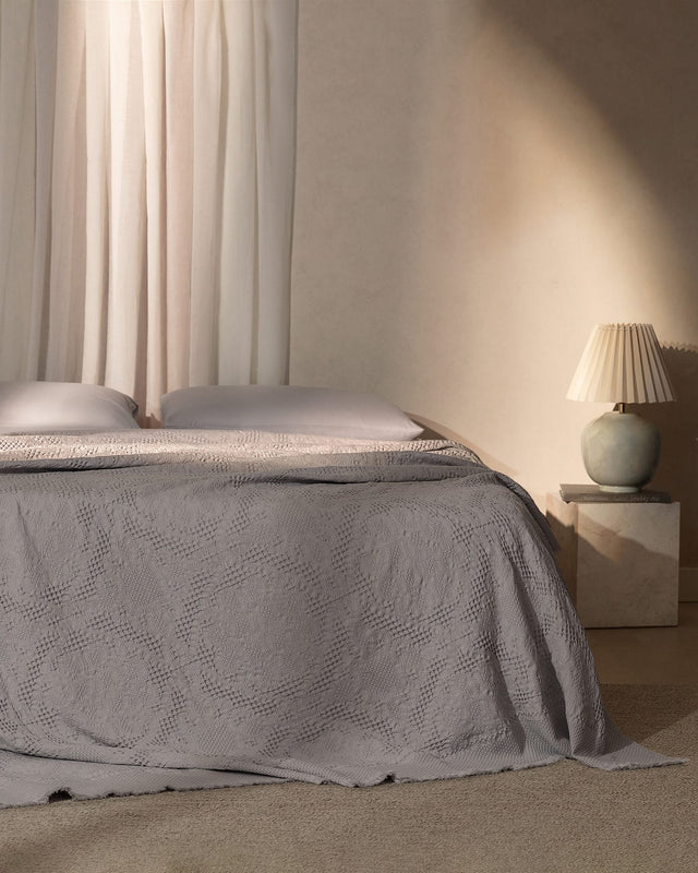 Pure Cotton Double Bedspread - Classic Comfort Design