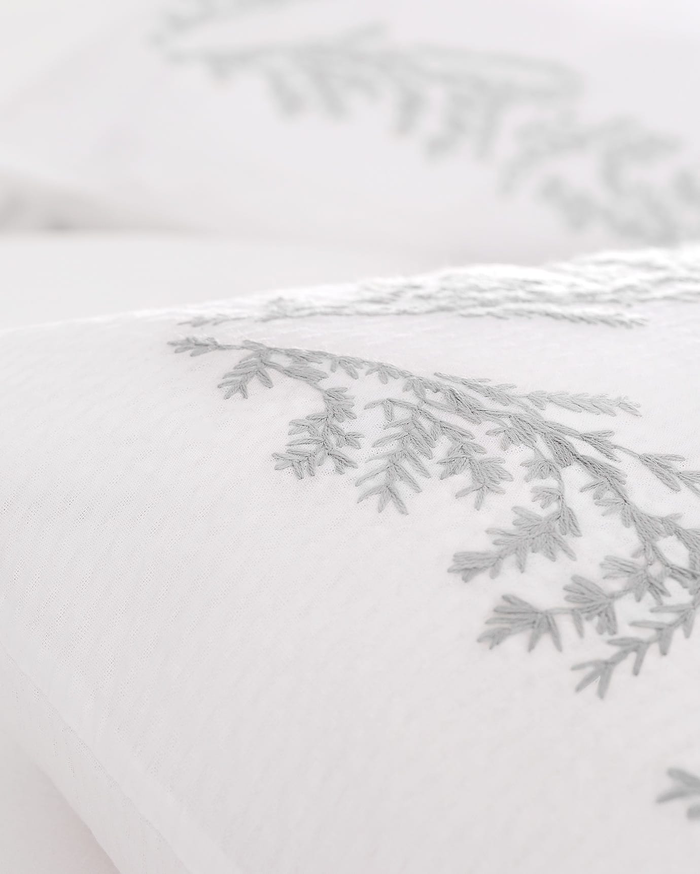 Washed Seersucker Embroidered Double Duvet Cover Set