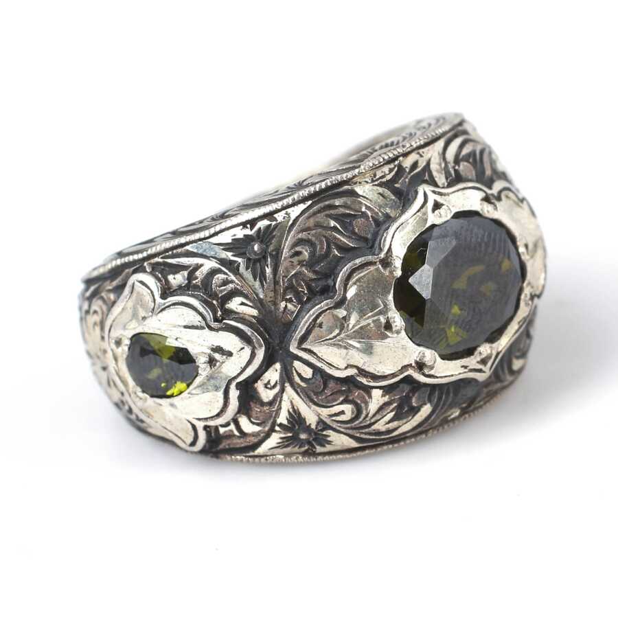 Anillo para hombre de plata de ley 925 con peridoto - Declaración artesanal