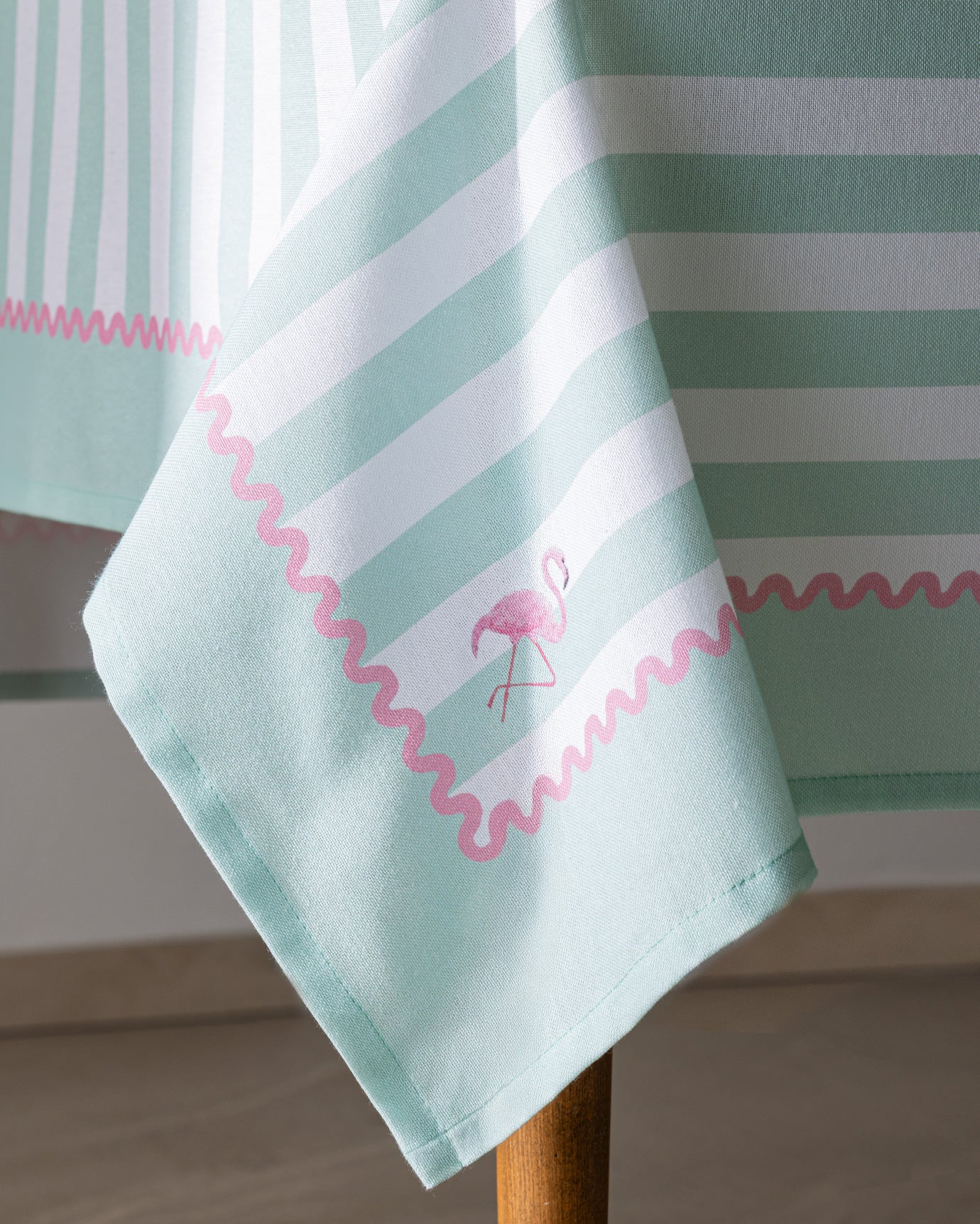 Cotton-Polyester Blend Tablecloth - Elegant Louve Design