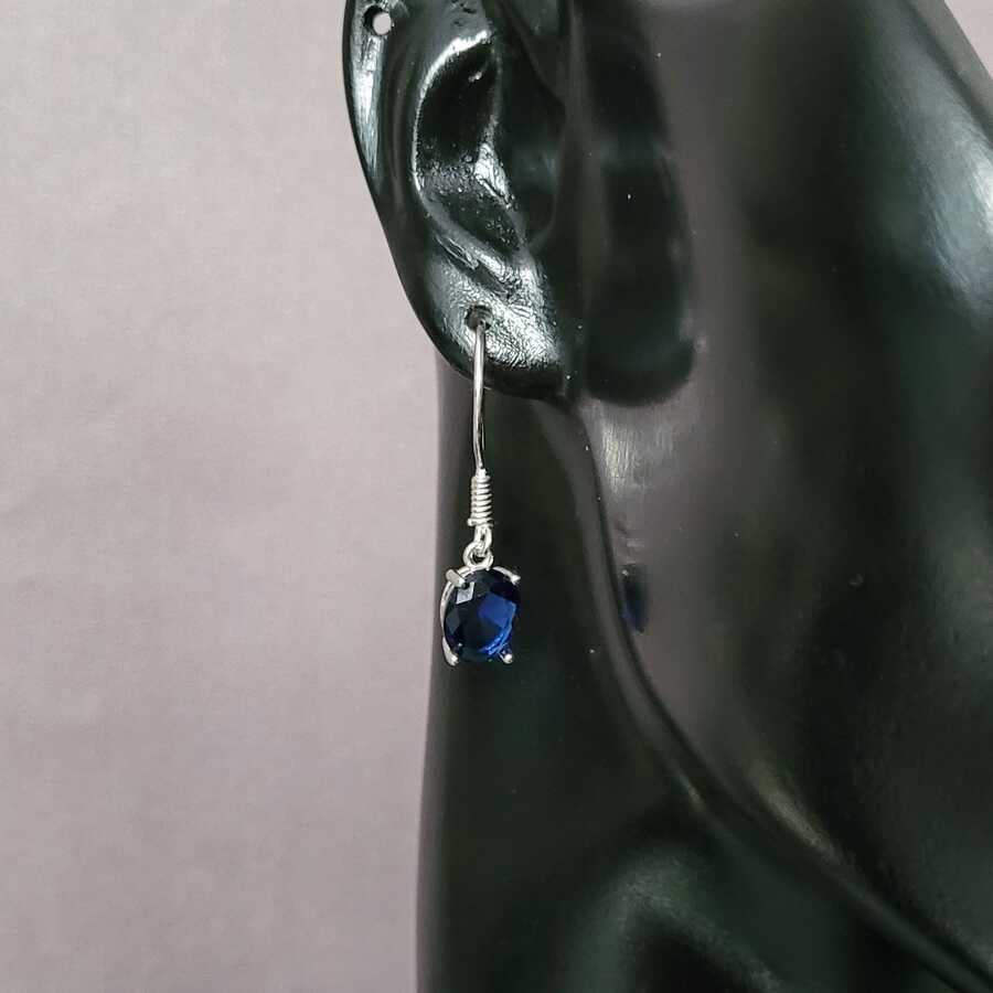 Pendientes ovalados de zafiro sintético de plata esterlina 925 premium