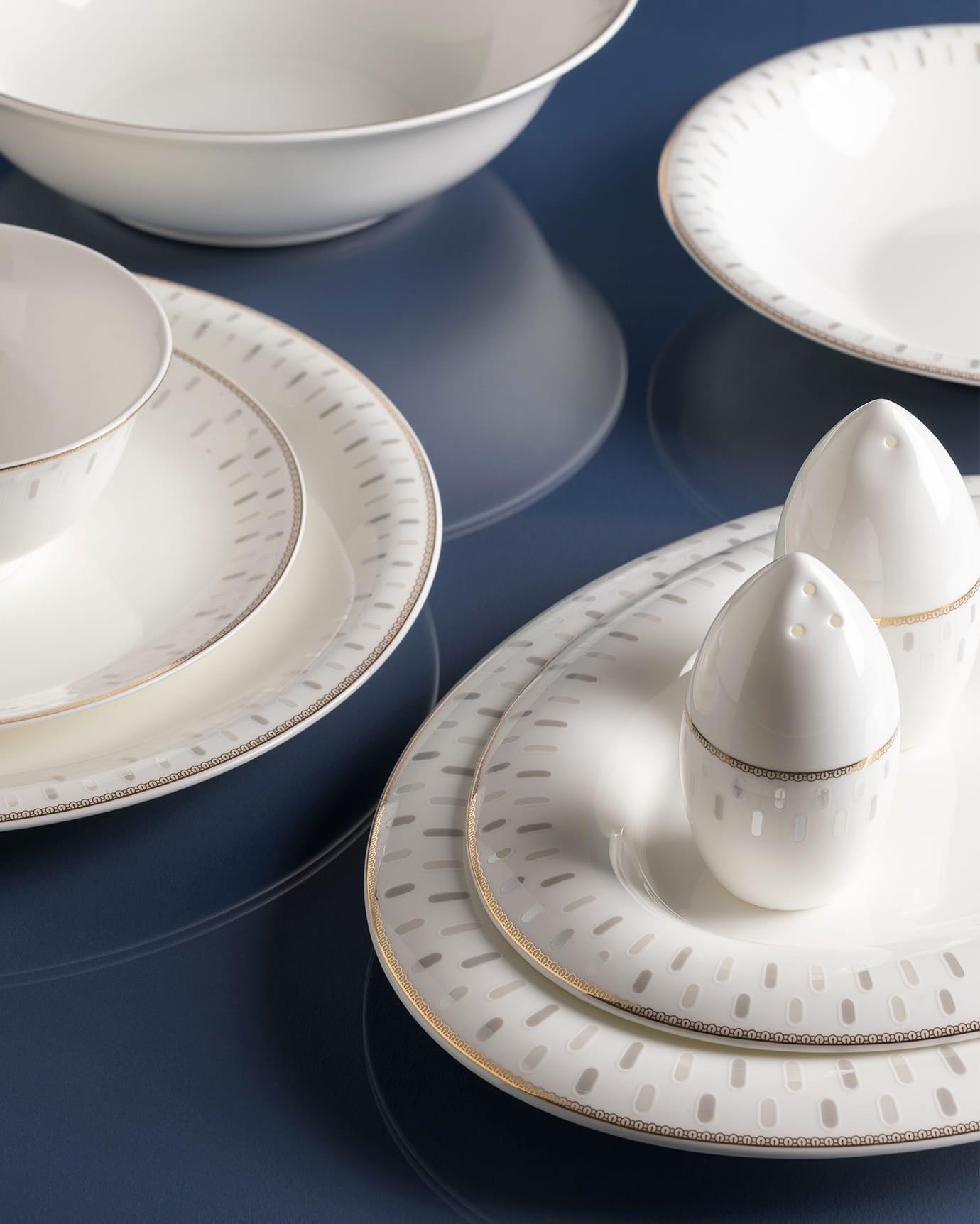 Fine Bone Porcelain 6-Person Dinnerware Set - Elegant Everyday