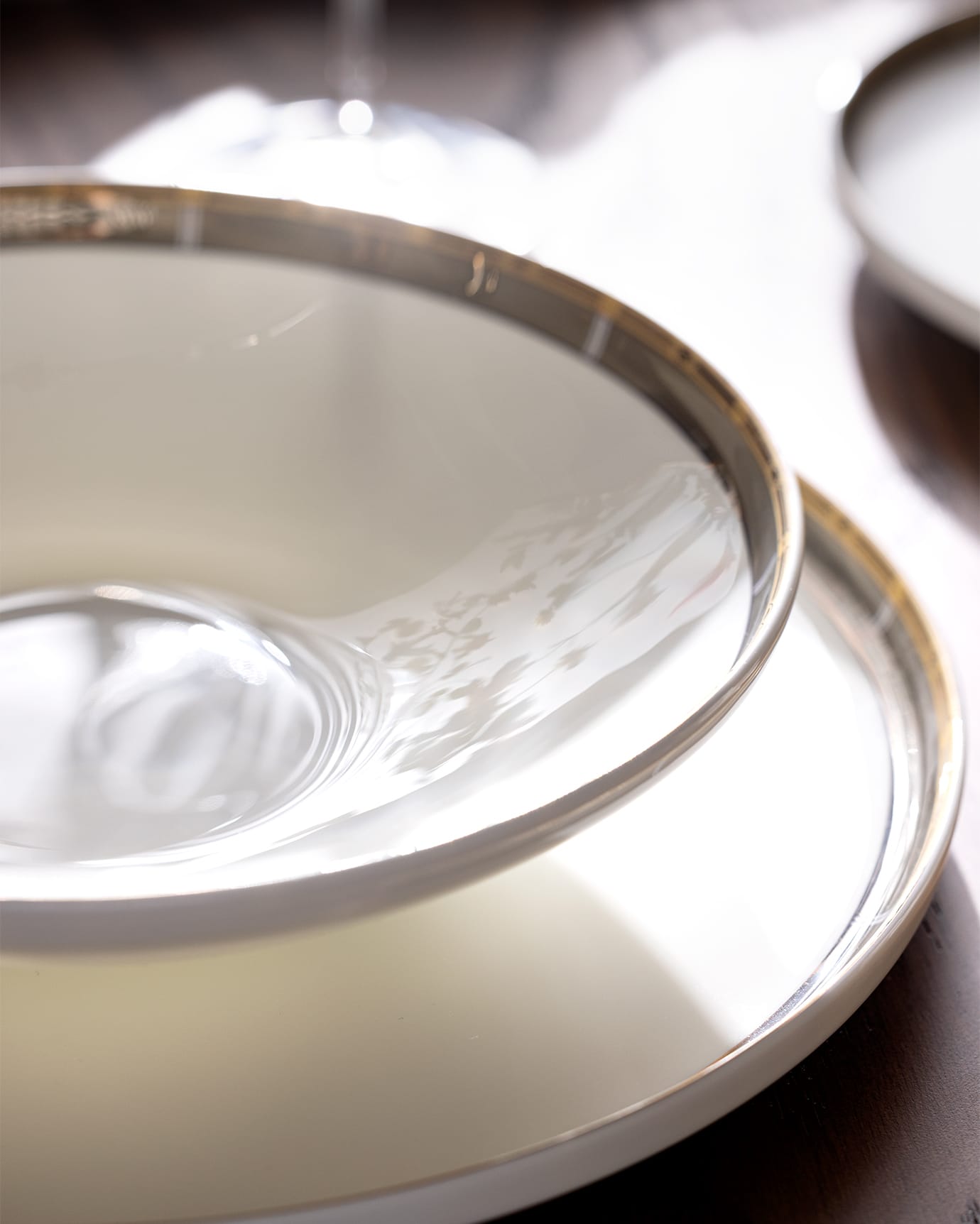 Fine Bone Porcelain 6-Person Dinner Set - Elegant & Durable Design