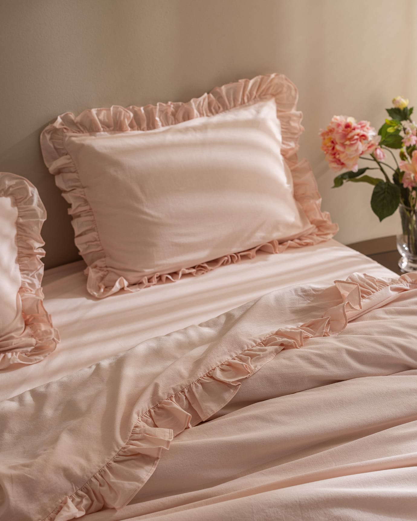 100% Cotton Double Duvet Cover Set - Ruffled, Flat Washed