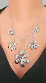 Elegant 925 Sterling Silver Five Flower Design Pendant Necklace