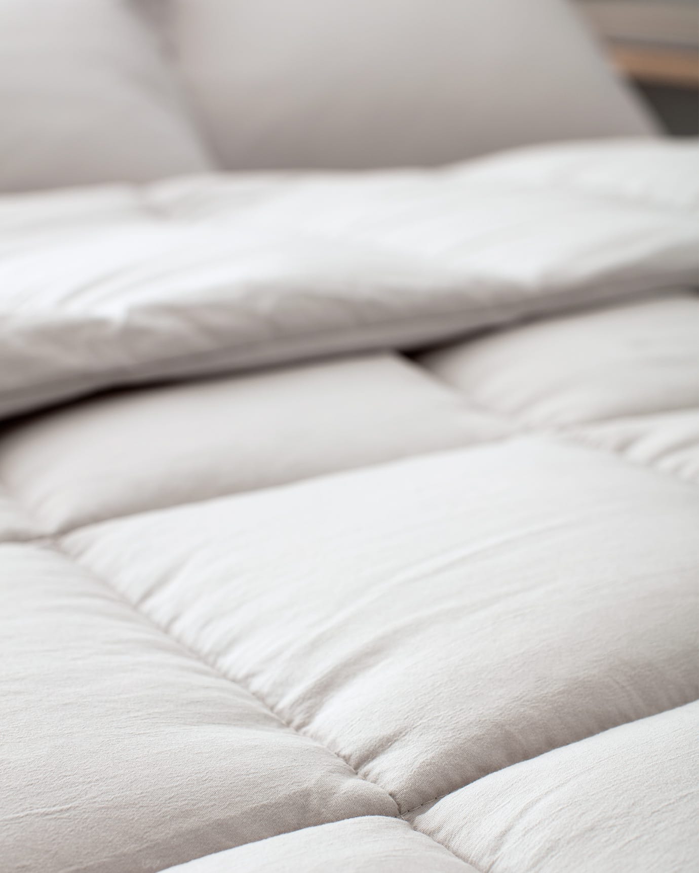 Mona Twin Size Bedding Set