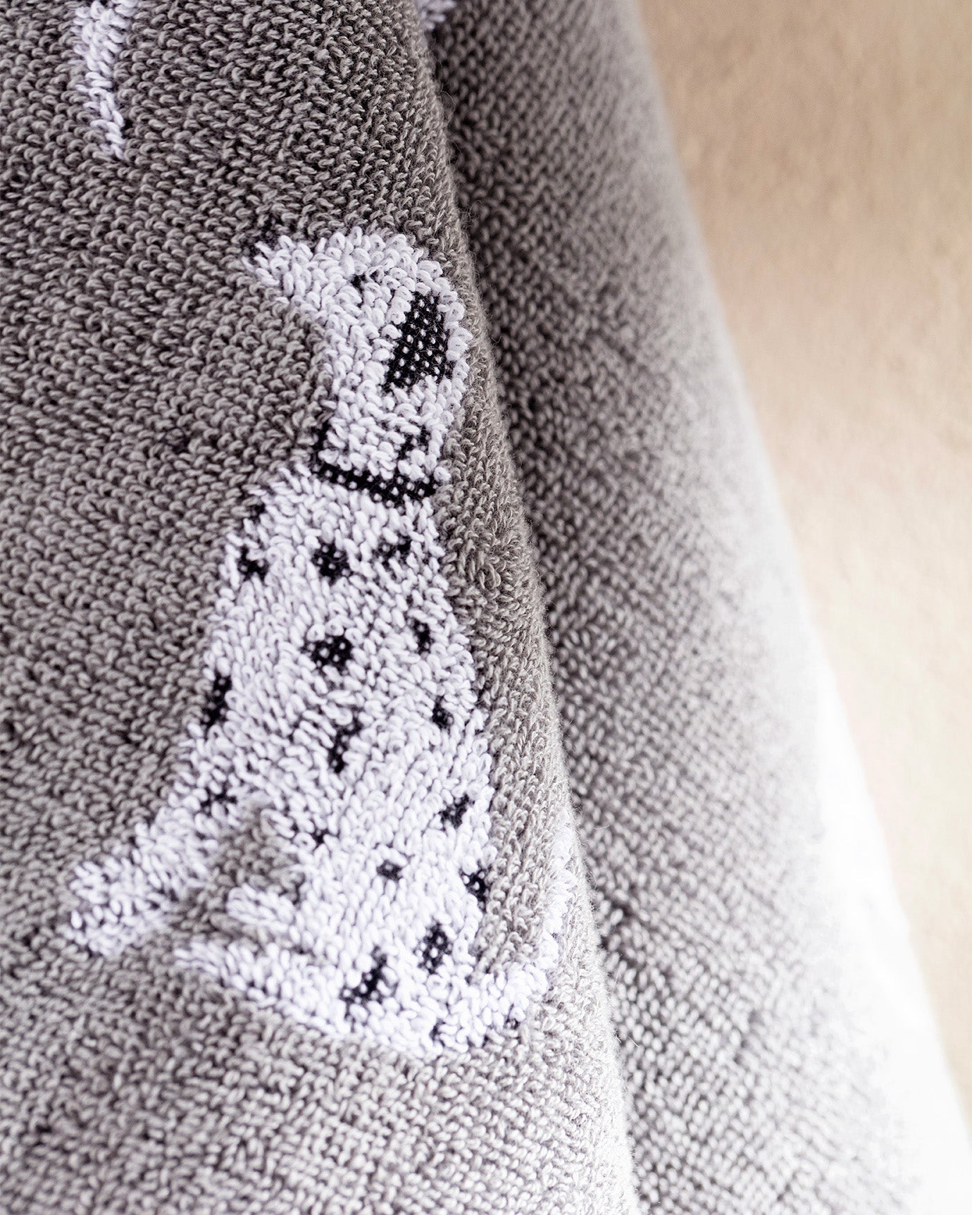 Dalmatian Pattern Yarn Dyed Face Towel | Soft Absorbent Hand Towel
