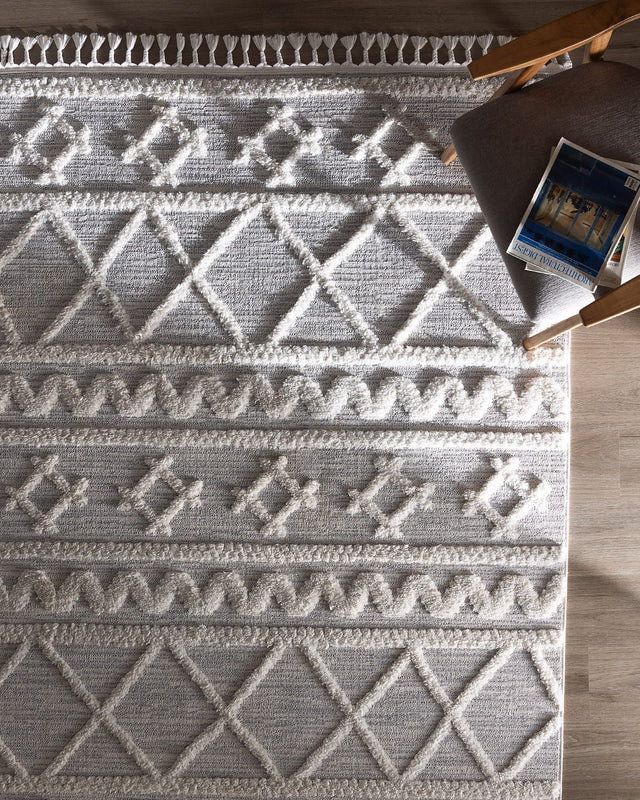 Luxurious Polyester Area Rug - Modern Grey Soft Pile Comfort
