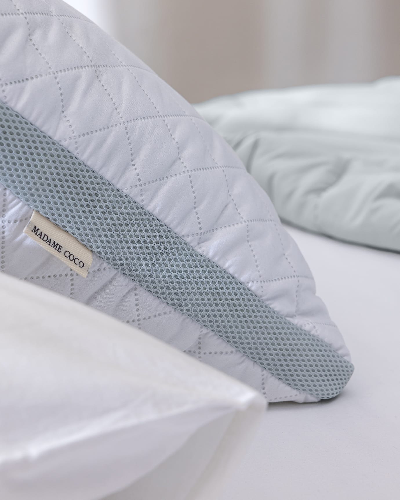 Climate Control Pillow - Temperature Regulating Bed Pillow for All Seasons - White/Light Grey