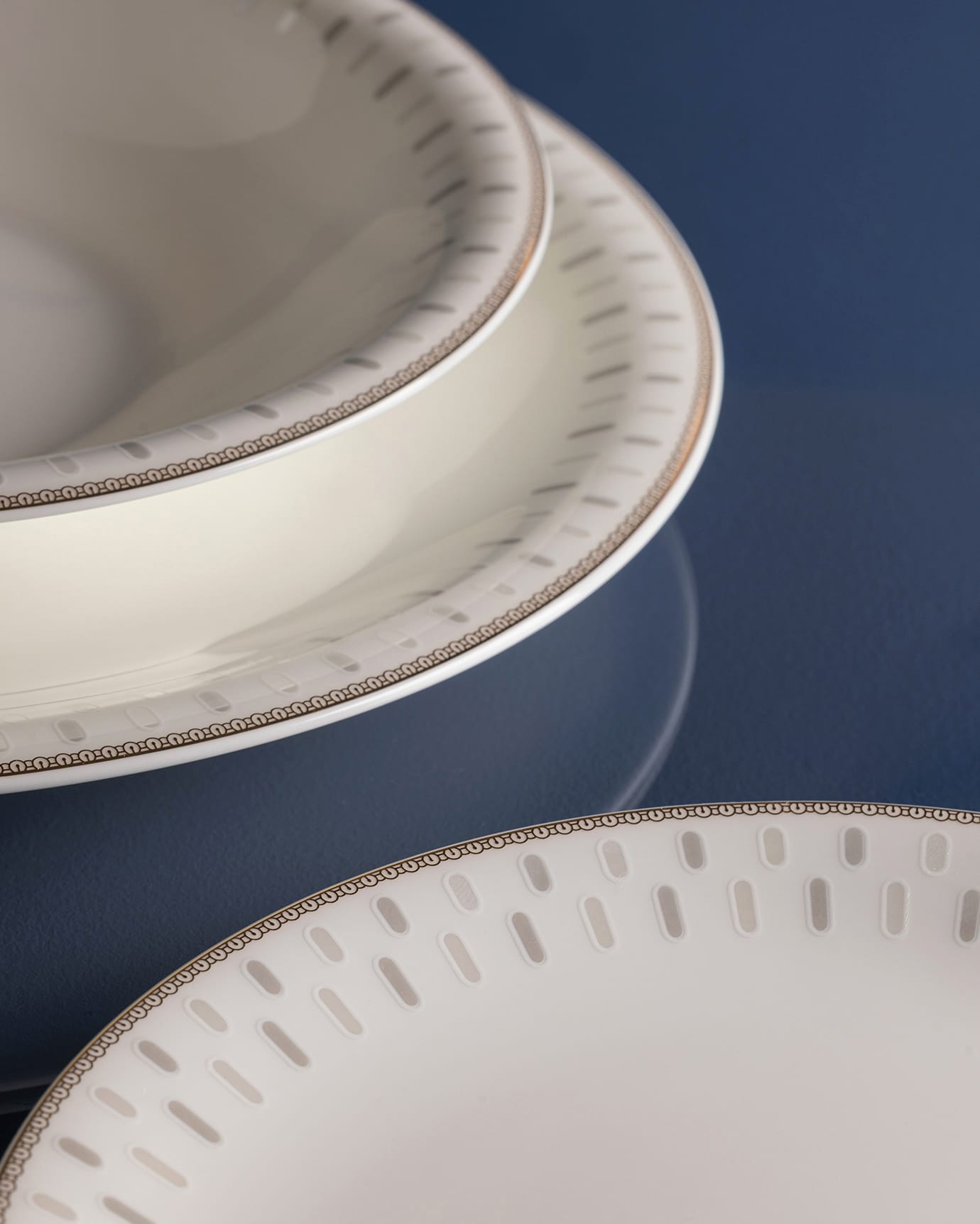 Fine Bone Porcelain 6-Person 18-Piece Dinner Set - White & Beige