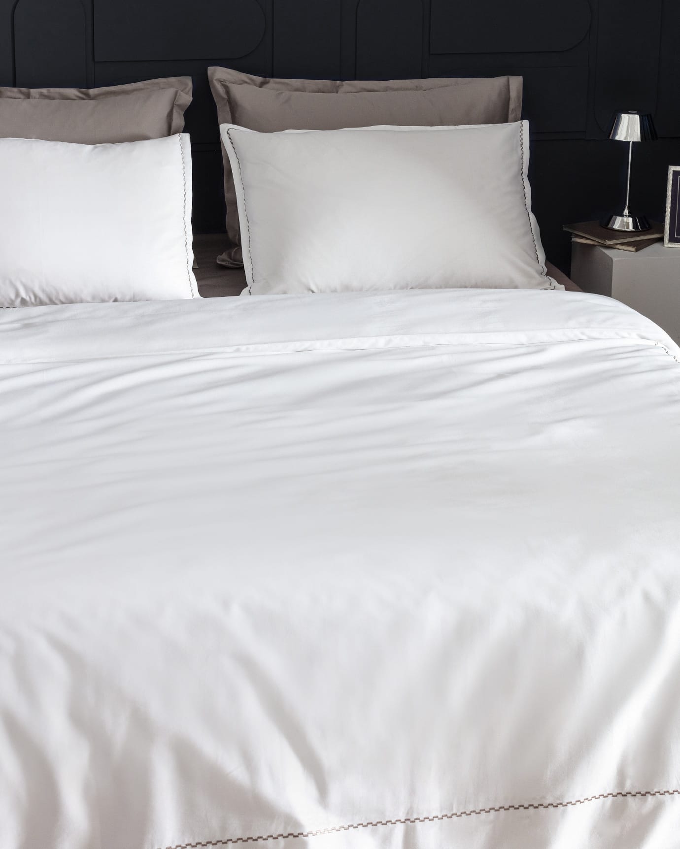 Laila Embroidered 100% Cotton Sateen Double Duvet Cover Set