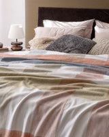 Luxurious Acrylic-Polyamide Blend Double Blanket - Ultimate Comfort