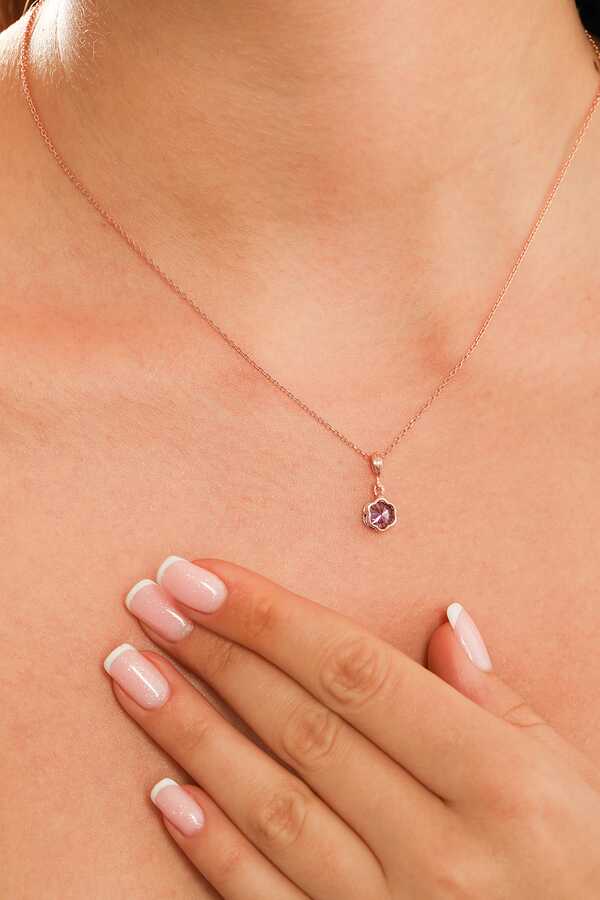 925 Sterling Silver Amethyst Floral Pendant Necklace - Delicate Design