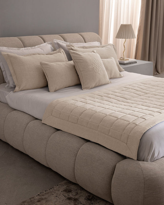 Luxurious Polyester Bed Runner Set - Sillage Collection Elegance
