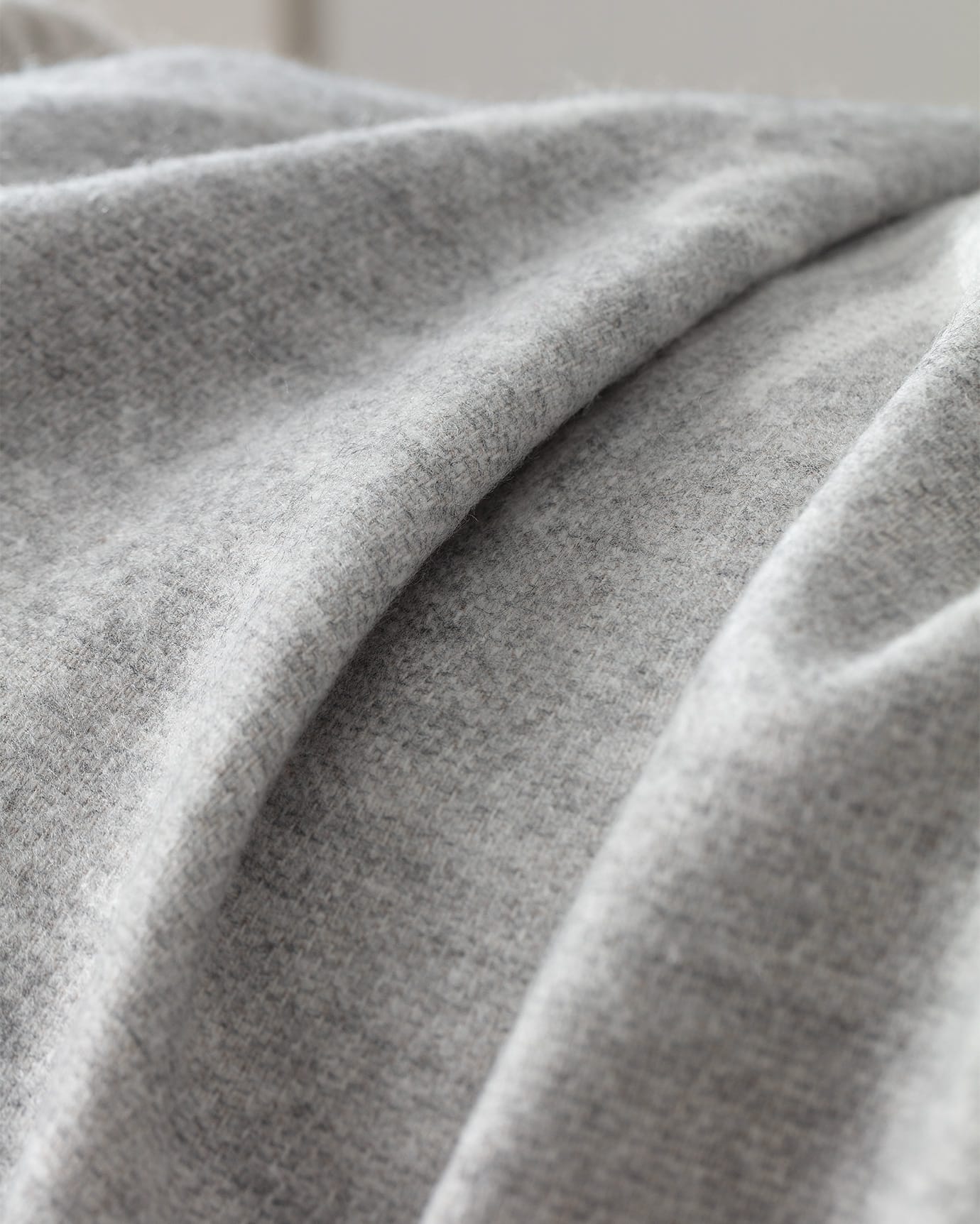 Soft Acrylic-Cotton Blend Throw - Cozy & Lightweight Comfort