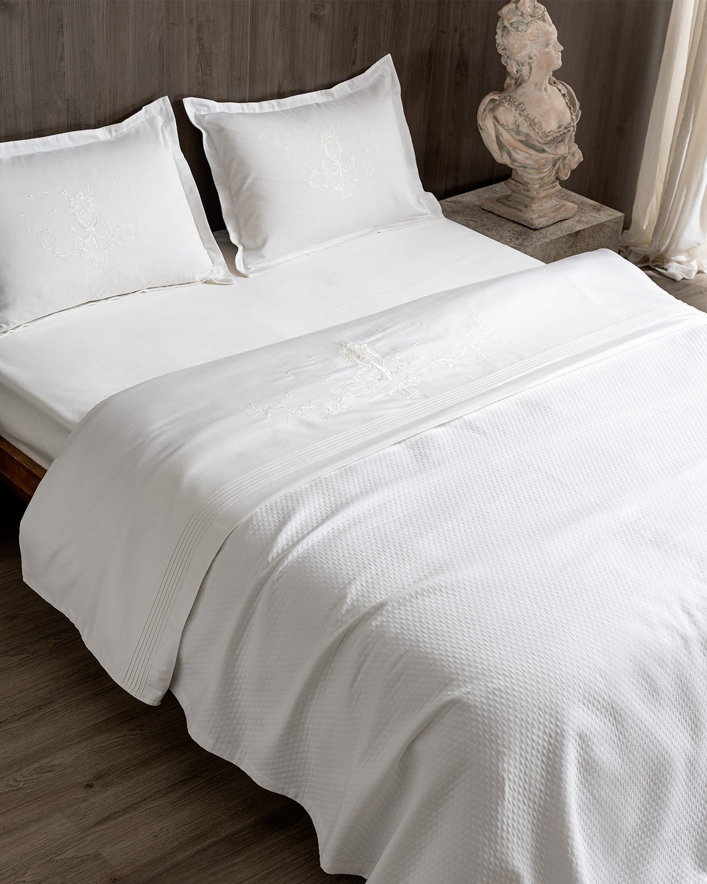 100% Cotton Double Size Pique Bedspread Set - Embroidered Design