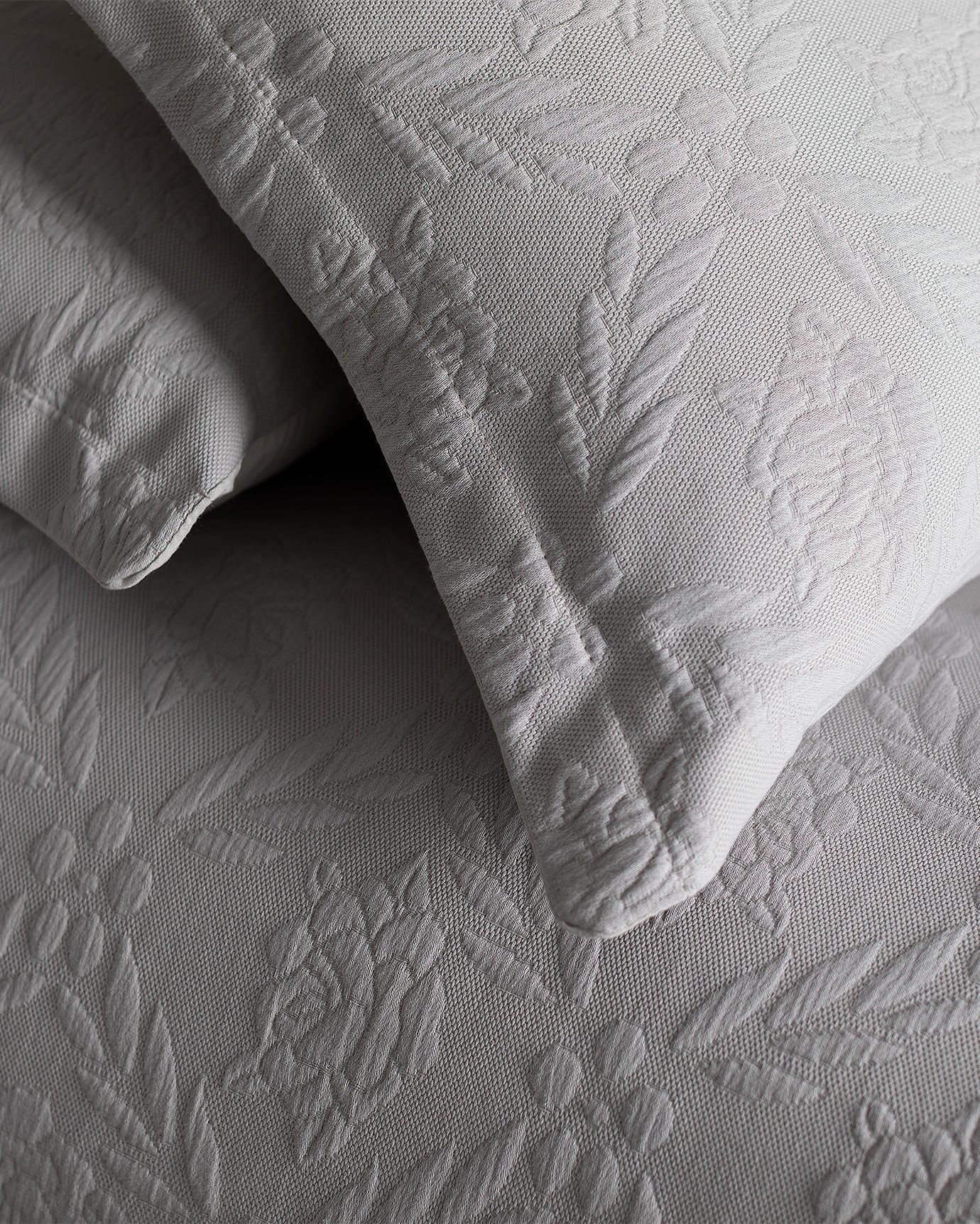Cotton Blend King Size Bedspread Set - Floral Luxury Design