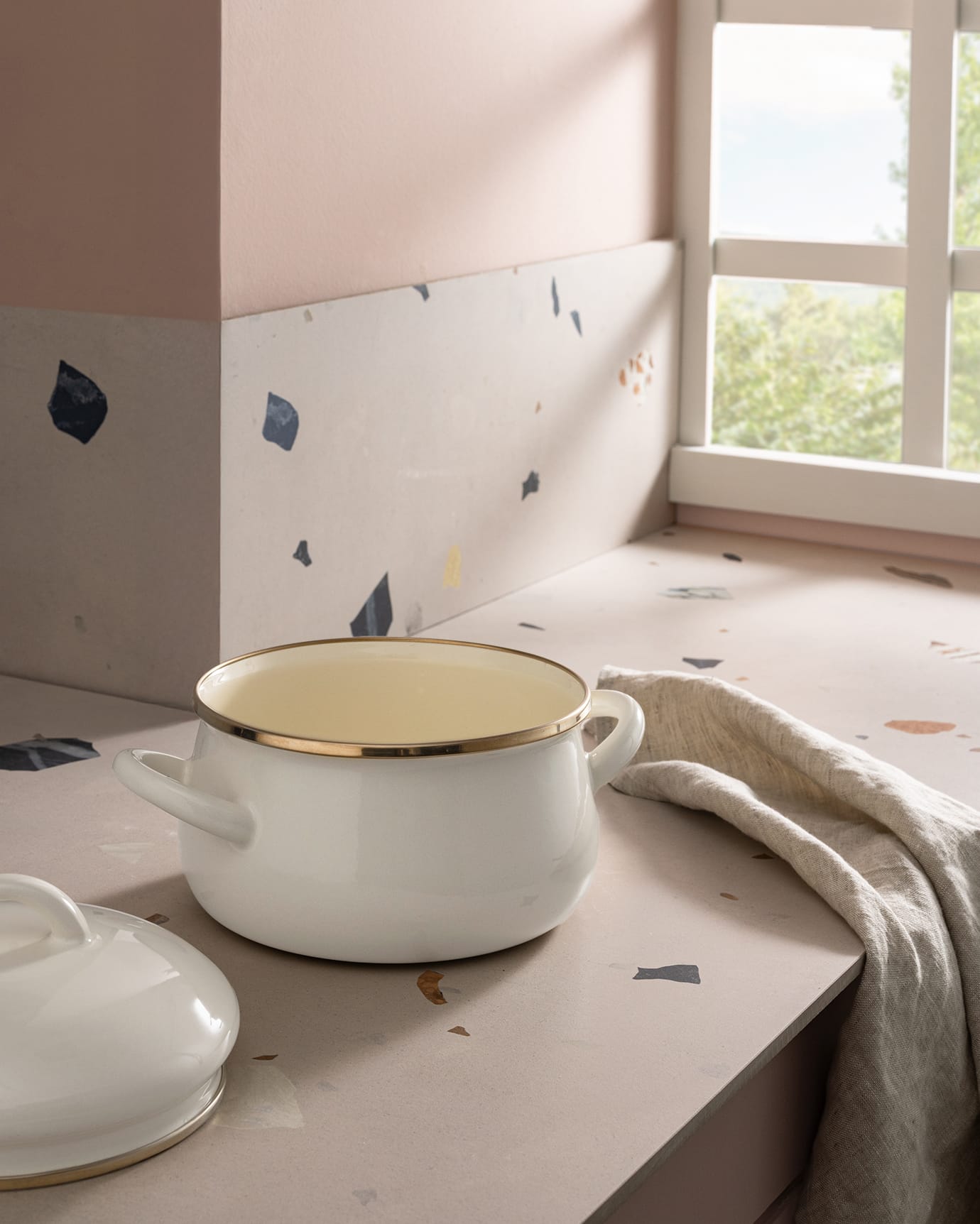 16cm White Cooking Pot - Compact Saucepan for Everyday Kitchen Use