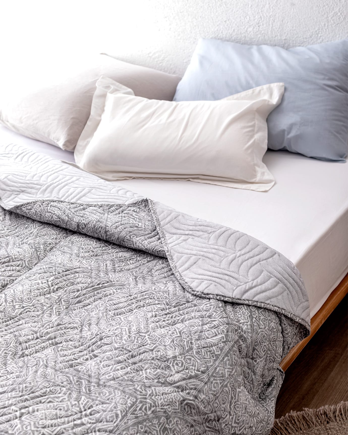 Fanya Printed Double Bedspread - Soft Decorative Bed Cover