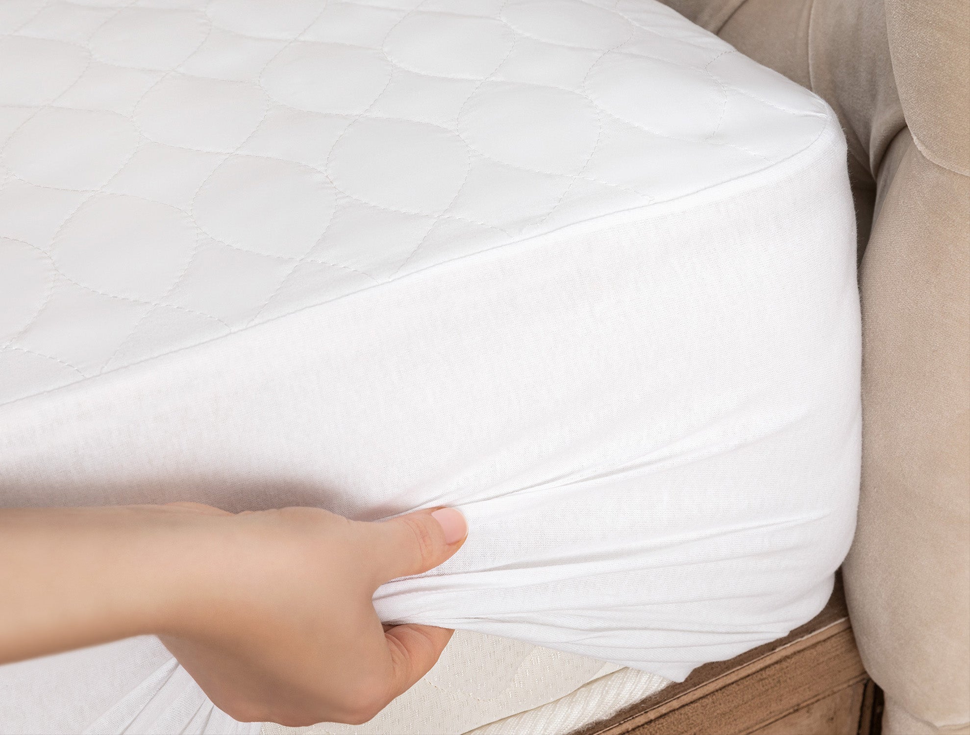 Quilted Fitted Double Mattress Protector Pad - Soft & Breathable Bedding