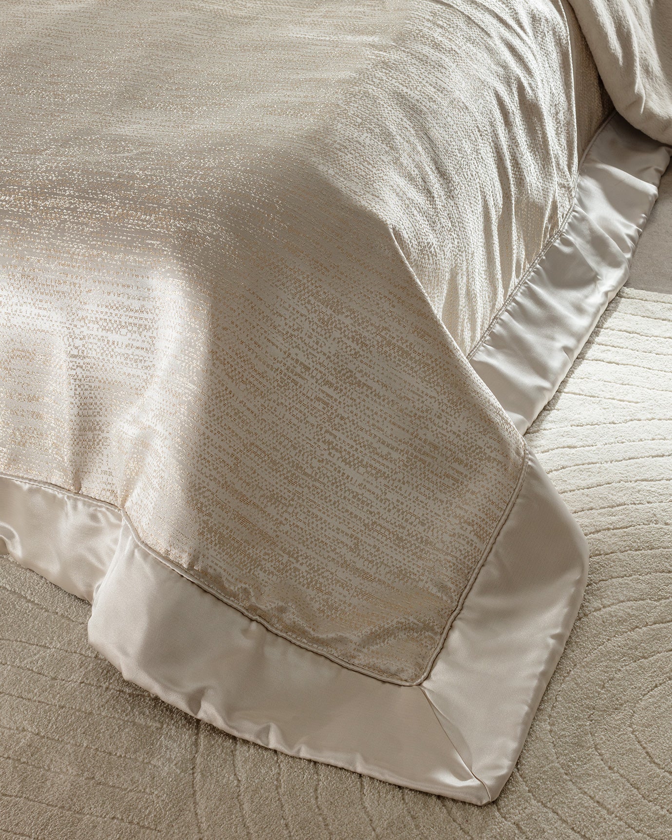 Gold 8-Piece Luxury Bedding Ensemble - Queen Size