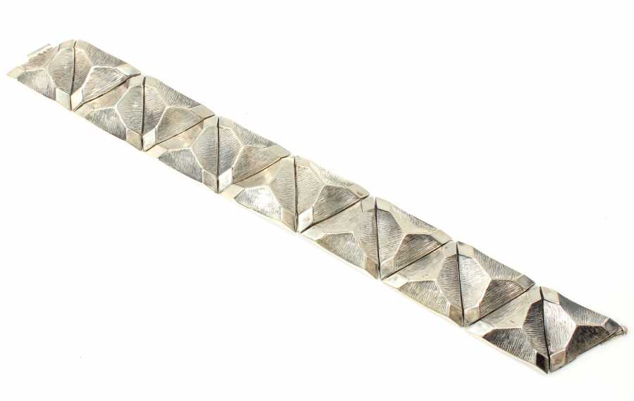 Premium 925 Sterling Silver Striped Triangle Bracelet