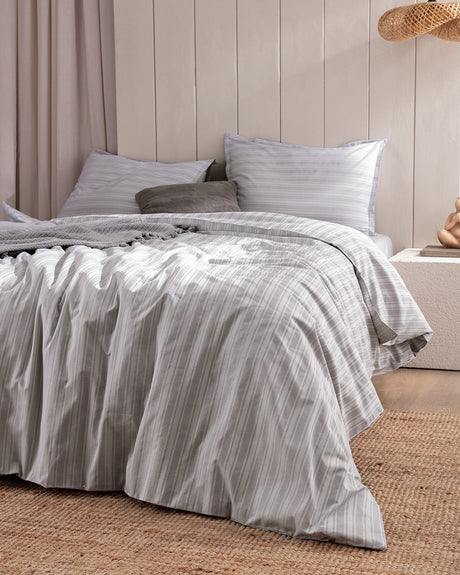 Cotton Blend Sateen Single Duvet Set - Modern Striped Design