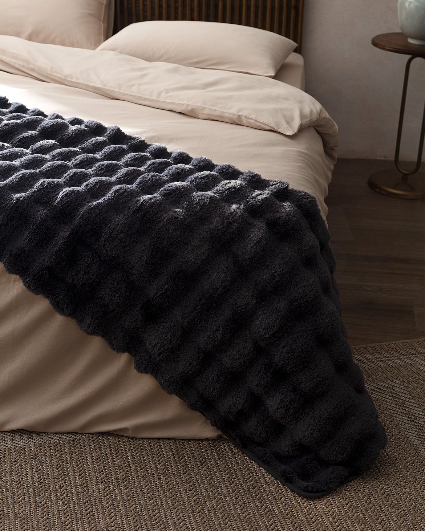 Modern Anthracite Polyester Bed Runner