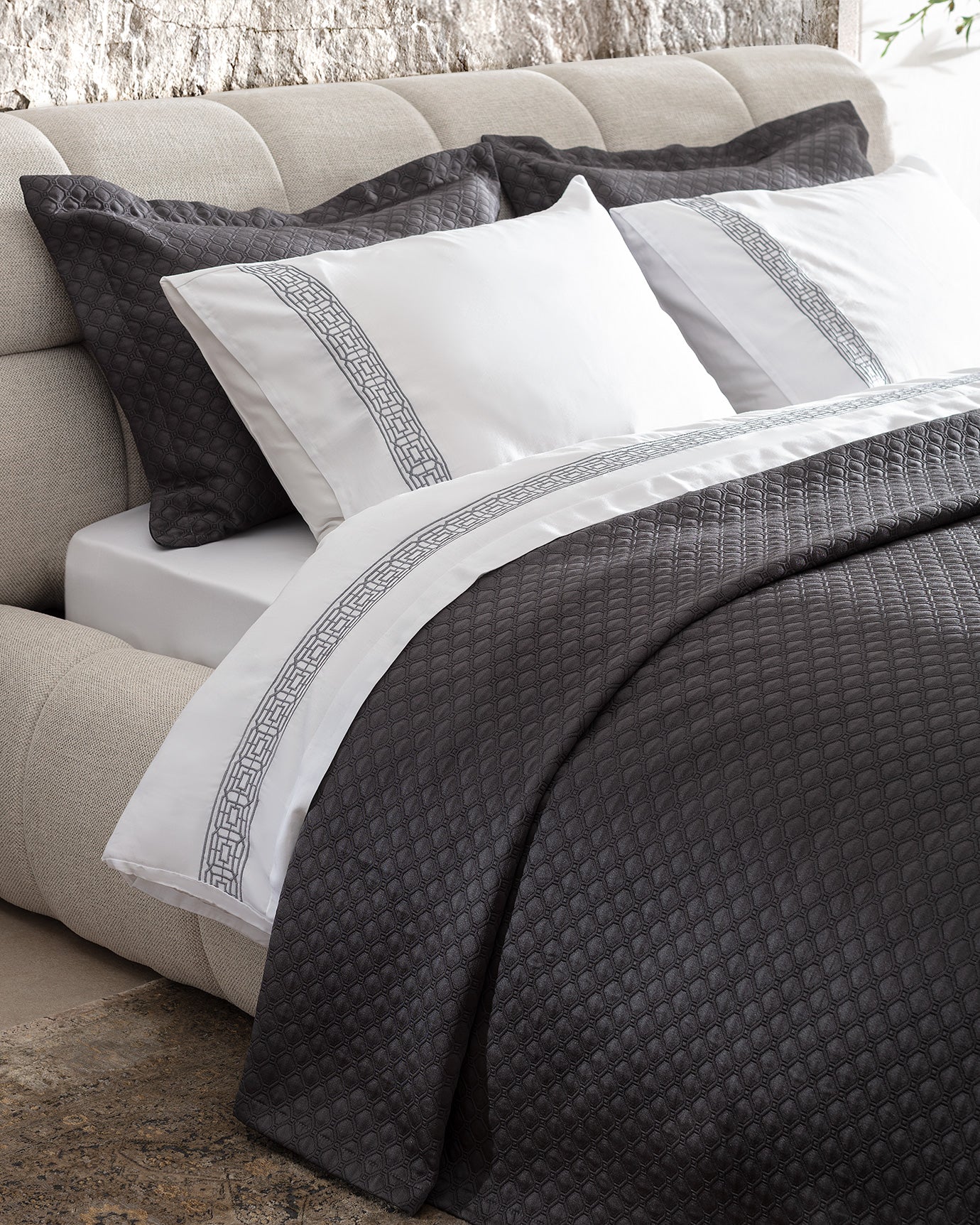 Somme 7-Piece Luxury Bedding Set - Double/Queen Complete Ensemble