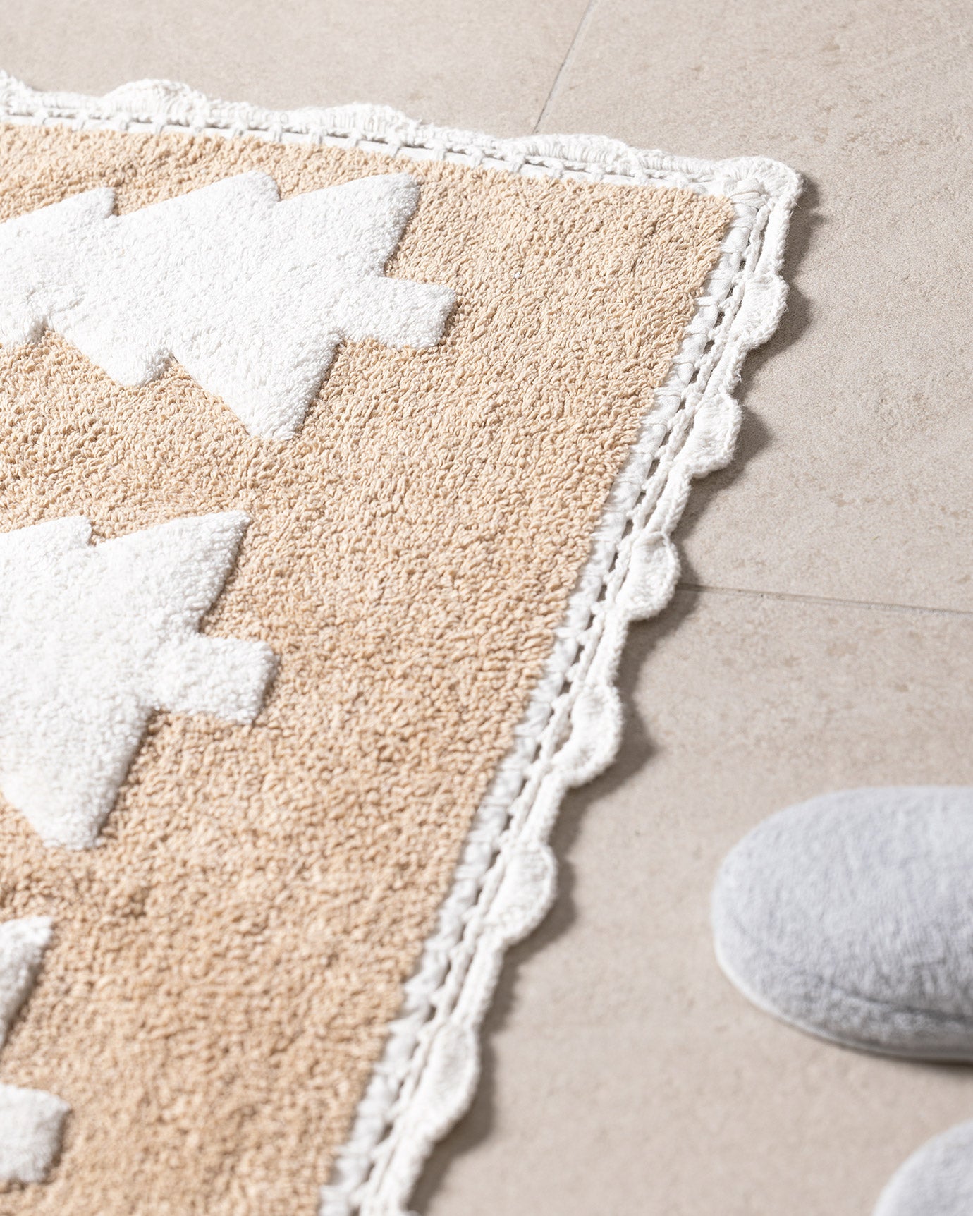Cotton Blend Bath Mat - Plush Softness & Absorbent Comfort