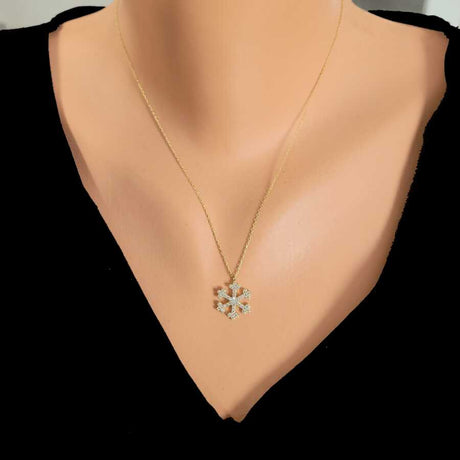 925 Sterling Silver Zircon Snowflake Pendant Necklace