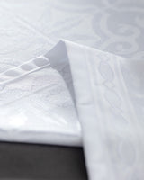 Luxurious Polyester Table Runner - Modern Style for Dining & Hosting