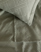 Triangle Geometric Pattern Double Bedspread