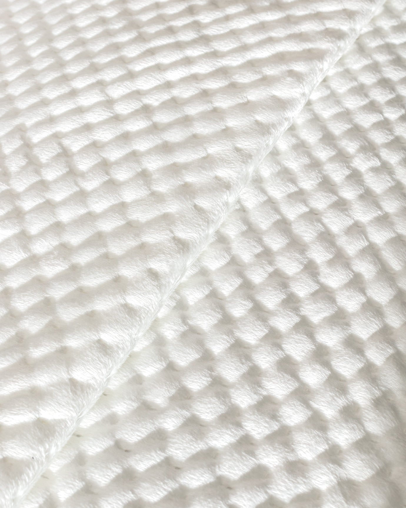Soft Velvet Twin Bedspread - Elegant Quilted Bed Cover