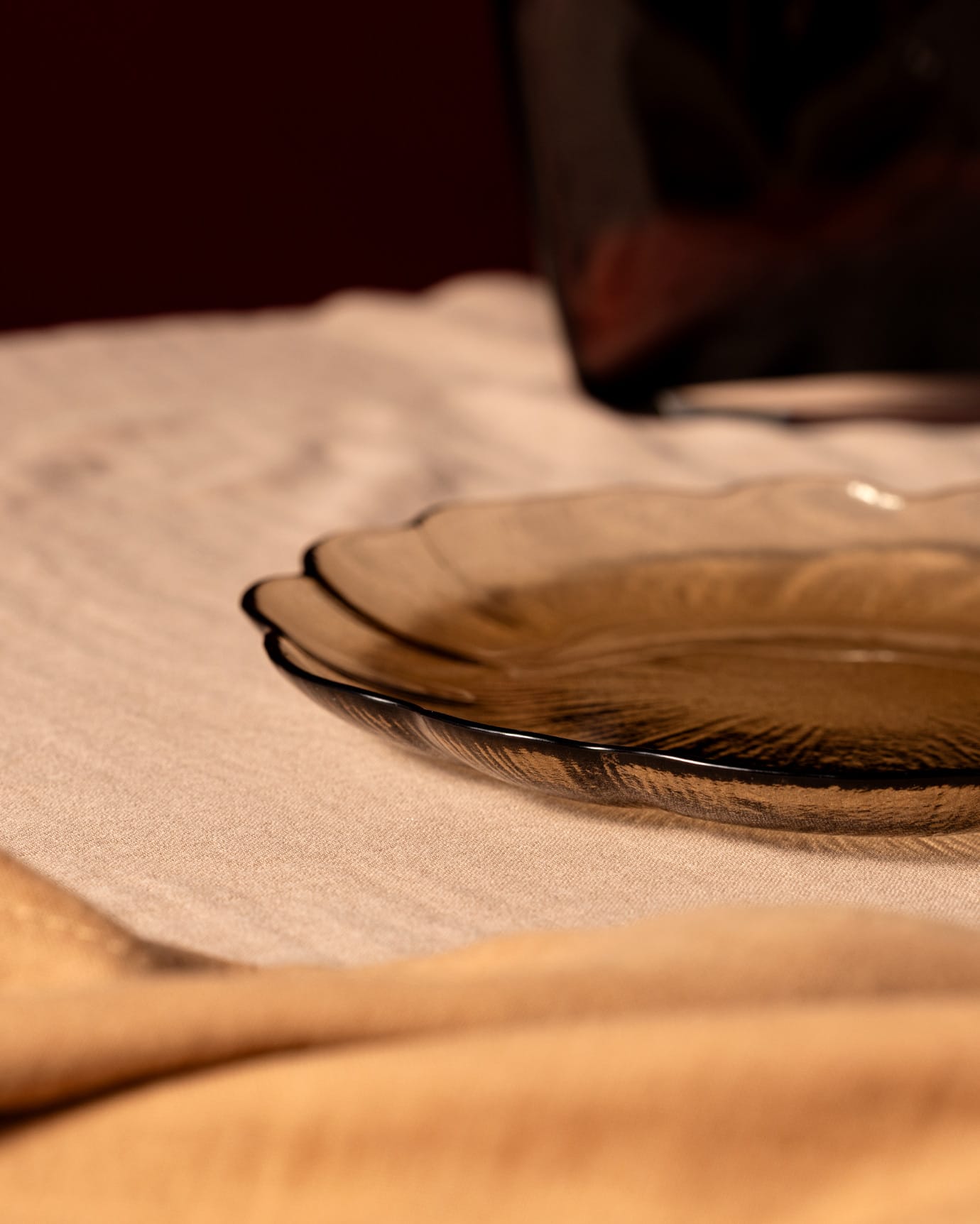 Elegant Glass Dessert Plate - Modern Tableware Collection