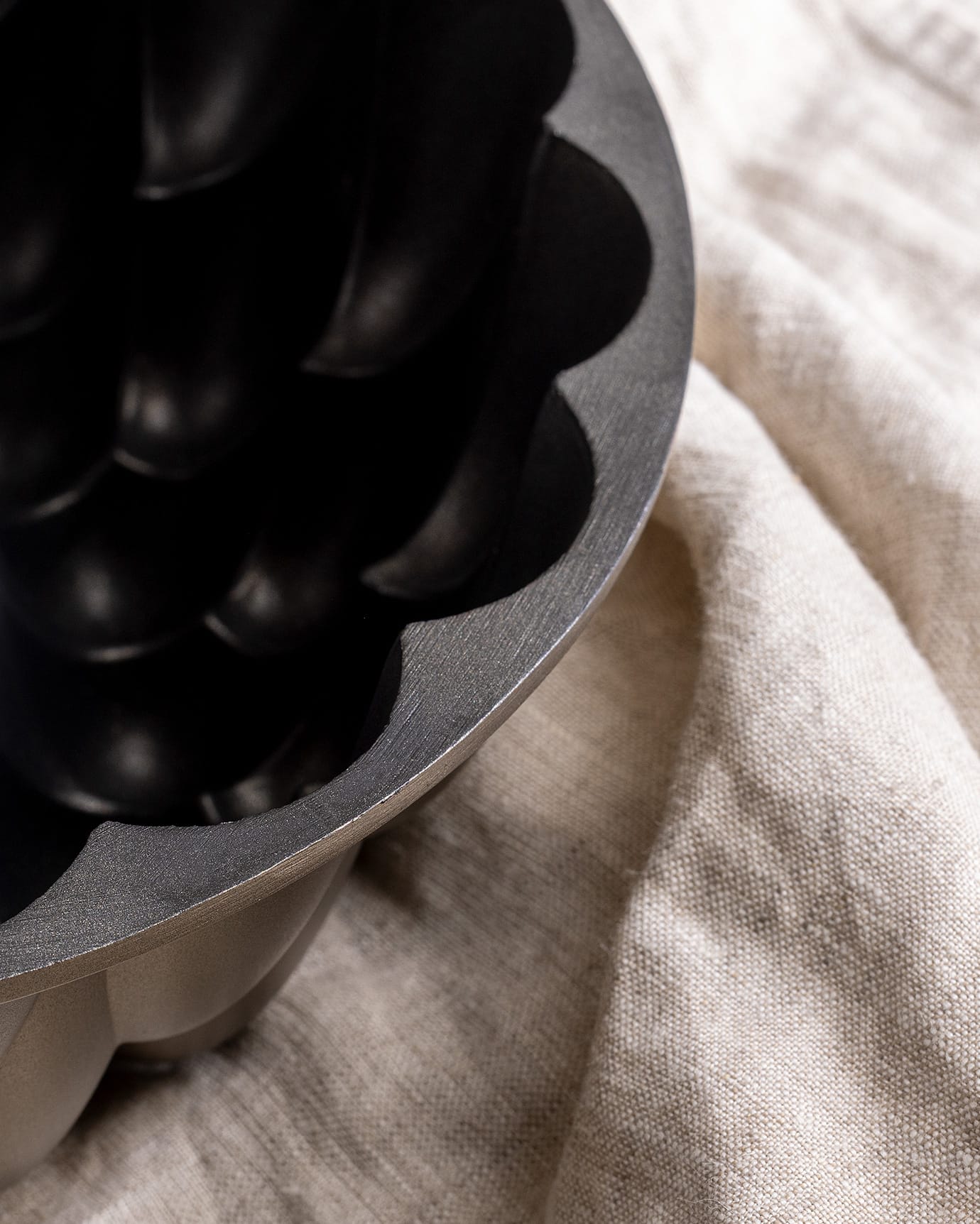 Gold Non-Stick Drop Cake Pan & Mold