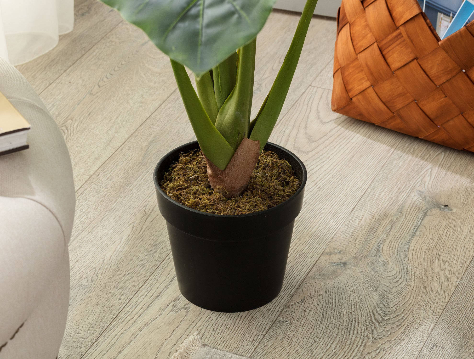 Plastic Potted Plant - Lifelike Anthemis Botanical Decor for Home