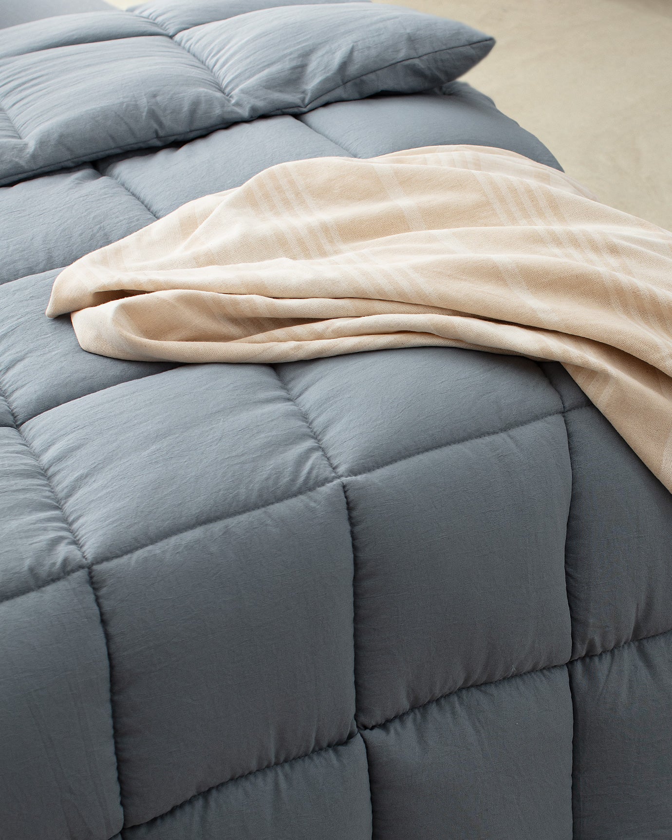 100% Polyester Single Bedding Set - Modern Comfort