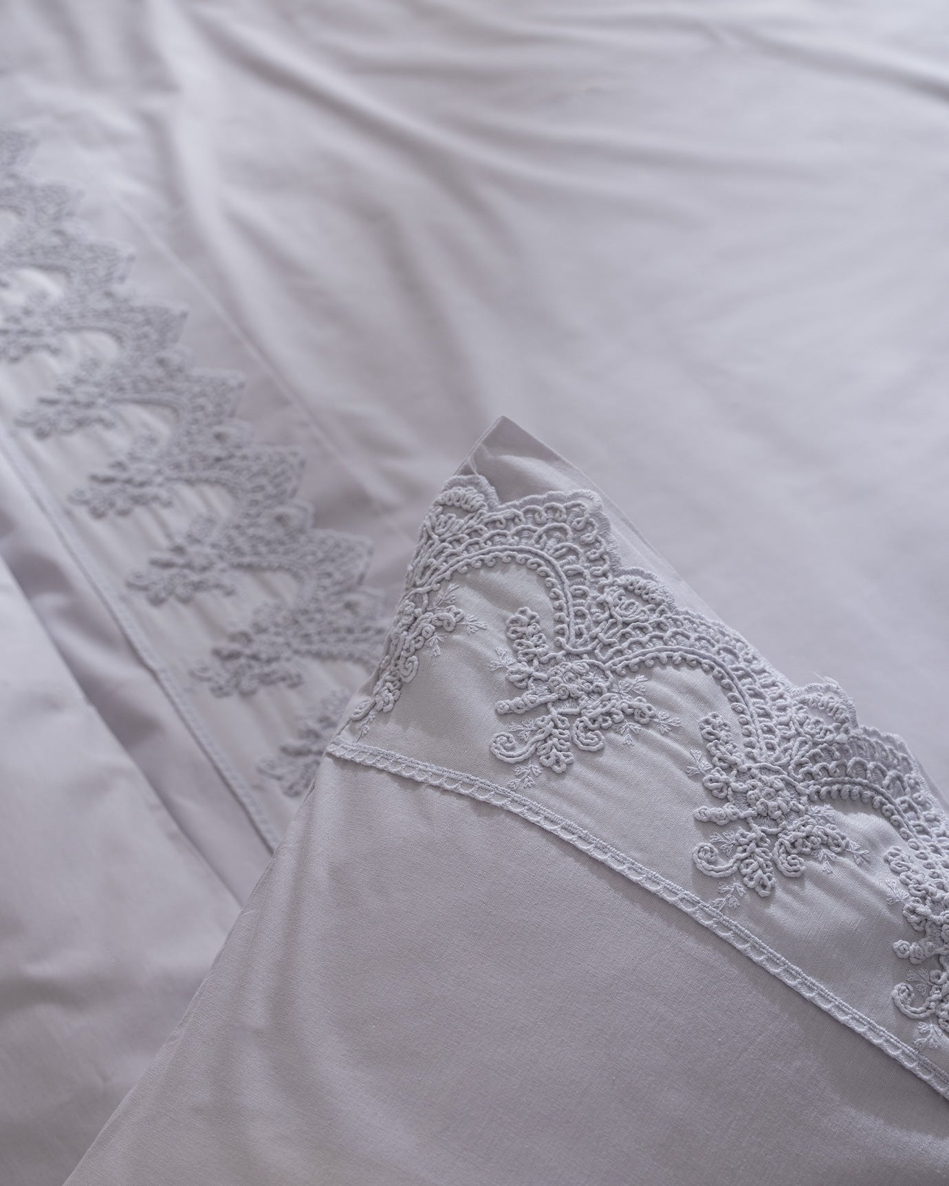 Double Size 100% Cotton Embroidered Bedding Set