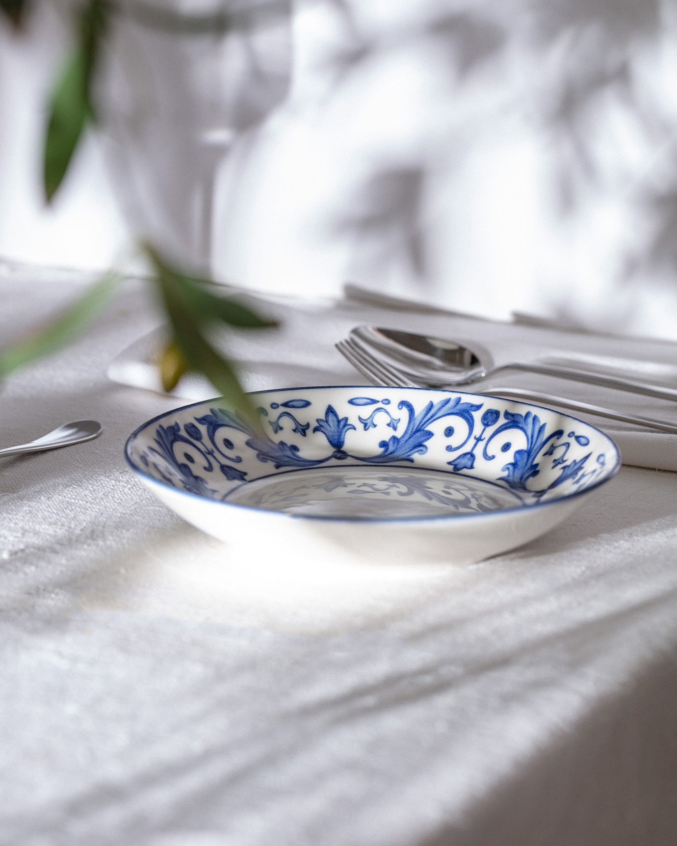 New Bone Dinner Plate - Sophisticated Blue & White Motif