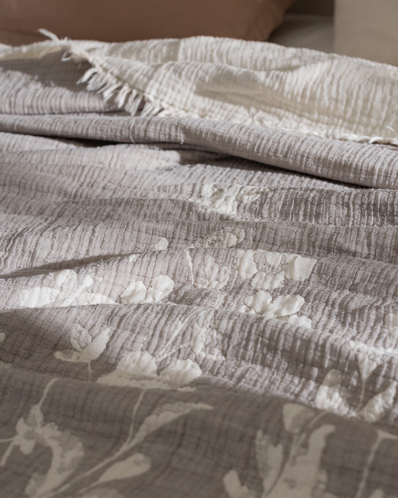 100% Cotton Quilted Bedspread - Soft & Textured Design