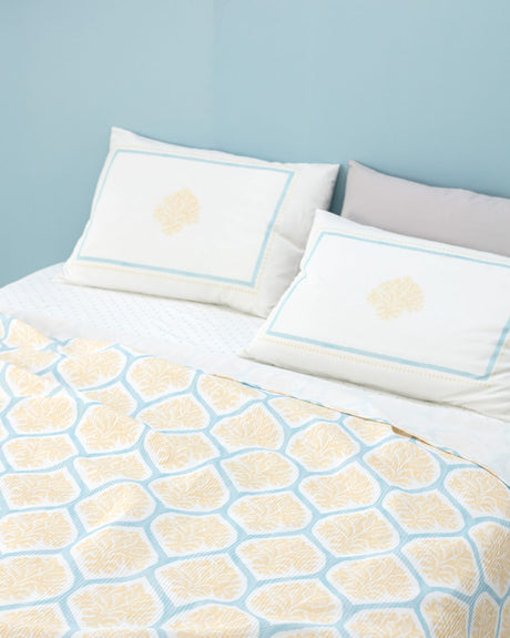 Double Pique Bedding Set - Leal Patterned Coverlet & Shams