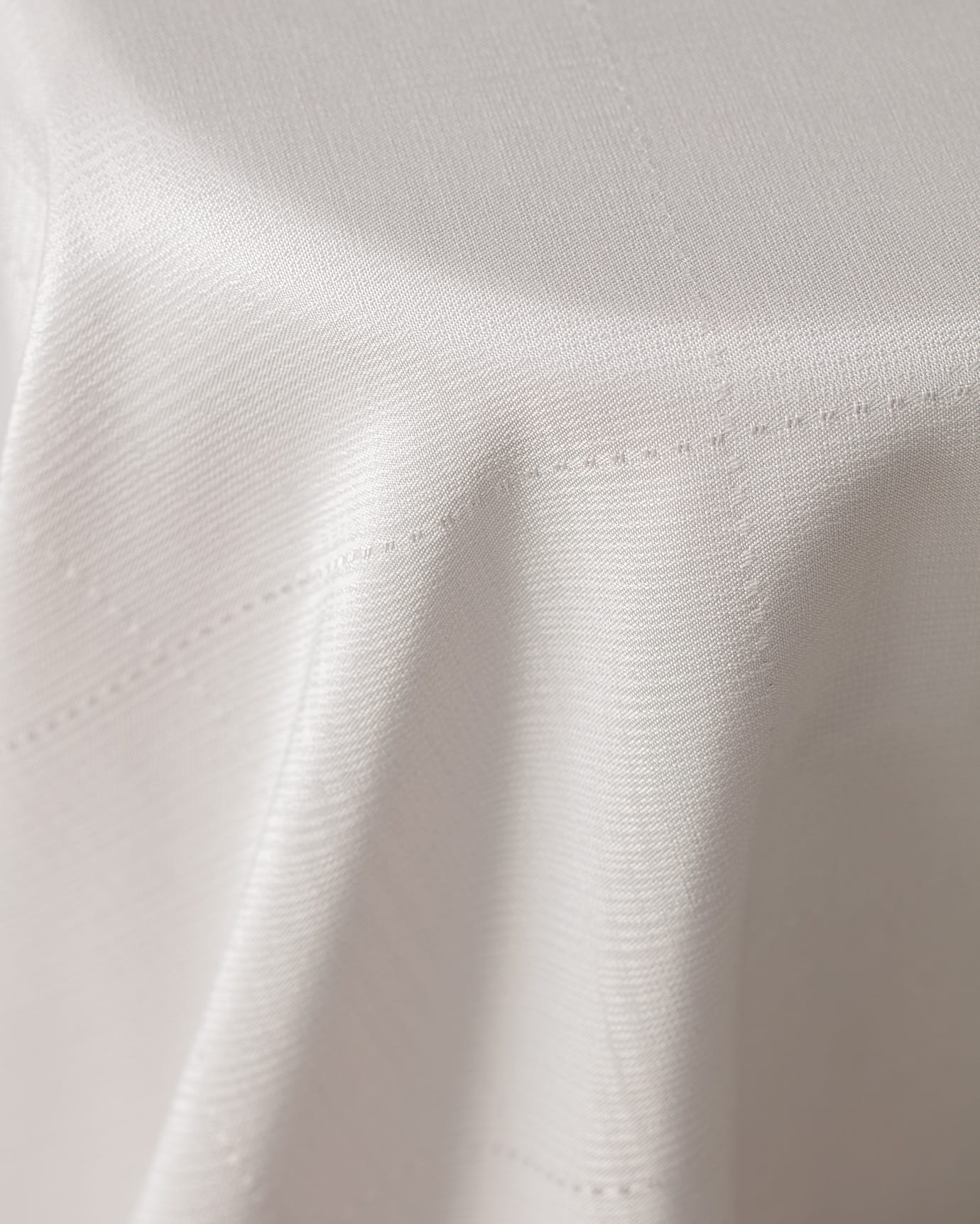 Polyester Tablecloth - Modern Dining & Easy Care Design