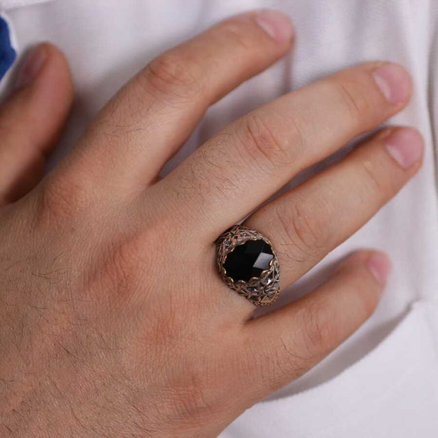 925 Sterling Silver Faceted Garnet Ring - Vintage Inspired Antique Style